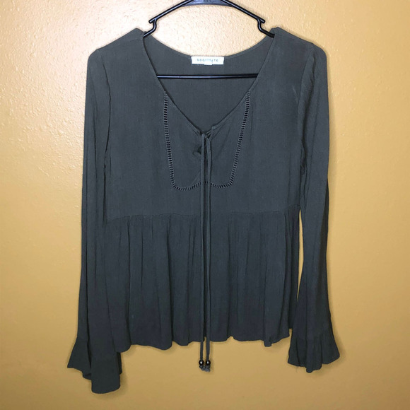 Socialite Green Bell Sleeve Boho Top, XS - Picture 1 of 8